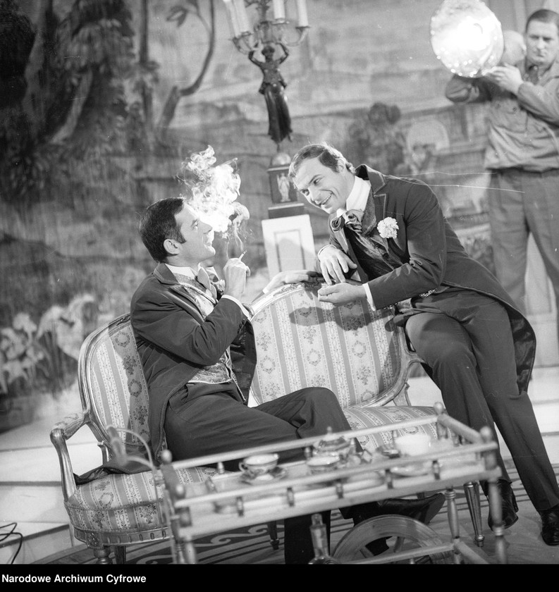 image.from.unit.number "Warszawa. Teatr Syrena - sztuka "Lord z walizki""