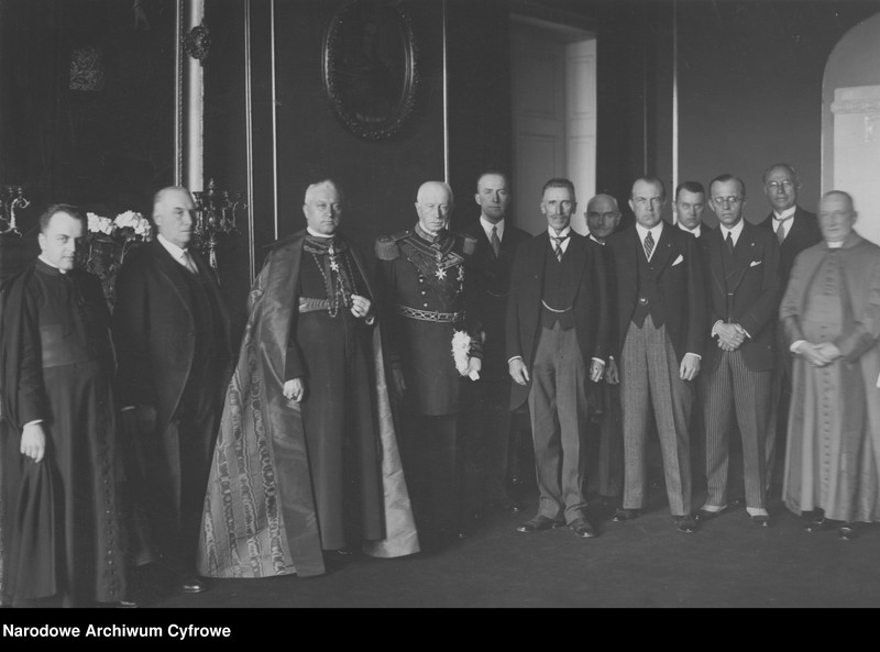 image.from.unit.number "Odznaczenie Krzyżem Profesów prezydenta Związku Polskich Kawalerów Maltańskich Bogdana Hutten-Czapskiego w Poznaniu"