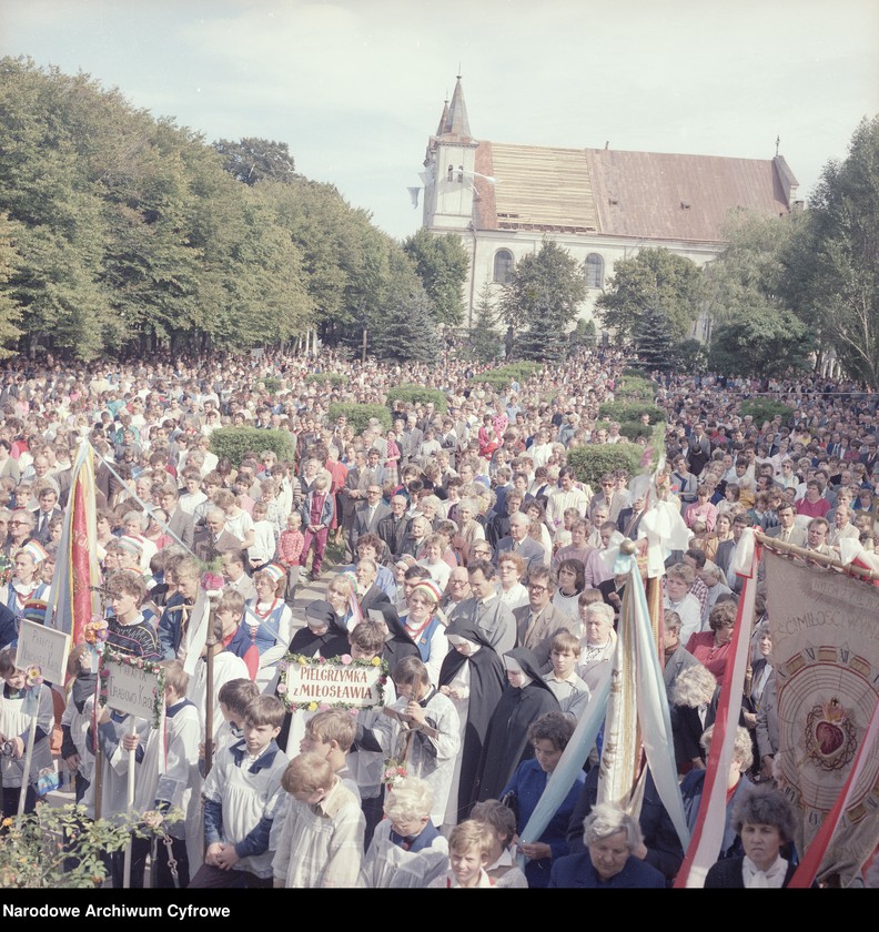 Obraz 4 z jednostki "Uroczystości odpustowe w kościele Narodzenia Najświętszej Maryi Panny w Biechowie"