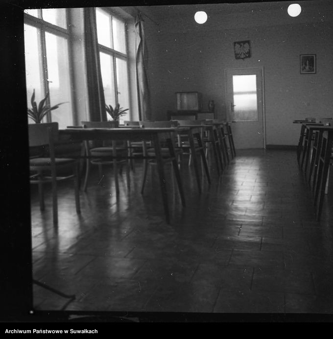 image.from.unit.number "Czytelnia Powiatowej i Miejskiej Biblioteki Publicznej im. M. Konopnickiej w Suwałkach"