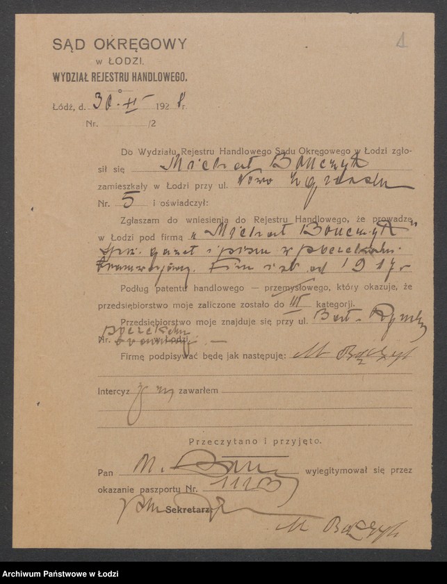 Obraz 3 z jednostki "Michał Bończyk – sprzedaż gazet i pism w poczekalni tramwajowej"