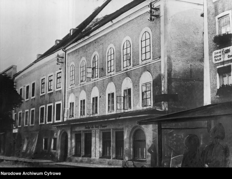 image.from.unit.number "Dom rodzinny Adolfa Hitlera w Braunau am Inn"