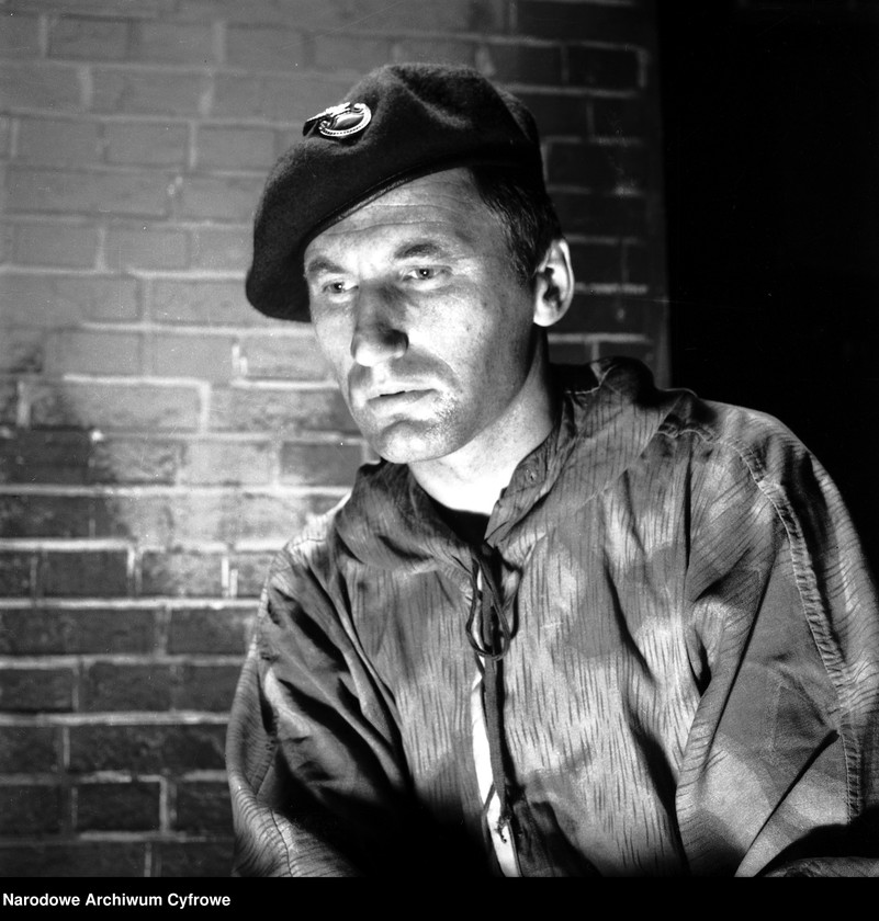 image.from.unit.number "Warszawa. Teatr Powszechny - sztuka "Kolumbowie rocznik 20""