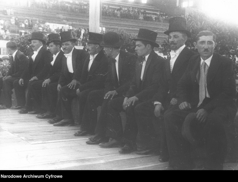 Obraz 3 z jednostki "Wybory i koronacja króla polskich Cyganów na Stadionie Wojska Polskiego w Warszawie"