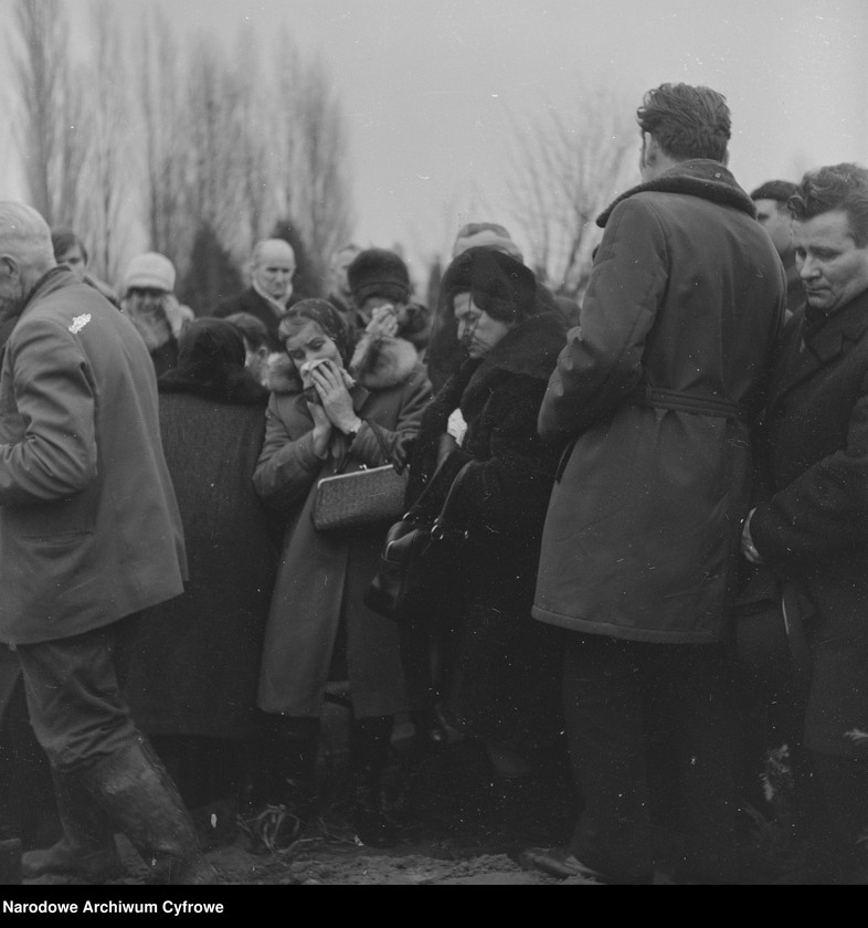 Obraz 13 z jednostki "Pogrzeb działacza Zjednoczonego Stronnictwa Ludowego w Warszawie"