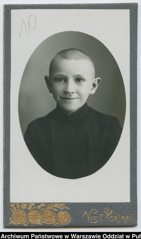 Obraz 1 z kolekcji "Chłopcy w niebieskich mundurkach... - uczniowie pułtuskiego Gimnazjum z okresu I wojny światowej"
