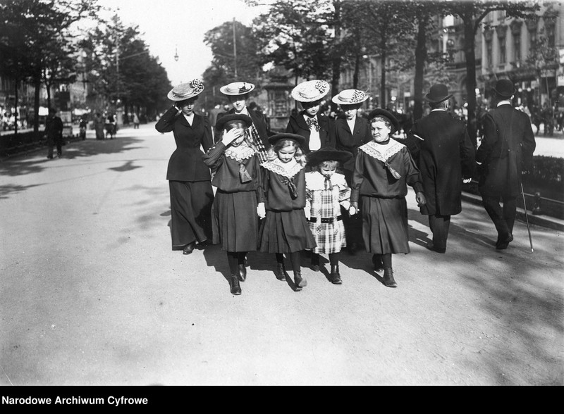 image.from.unit.number "Stroje historyczne z końca XIX wieku"