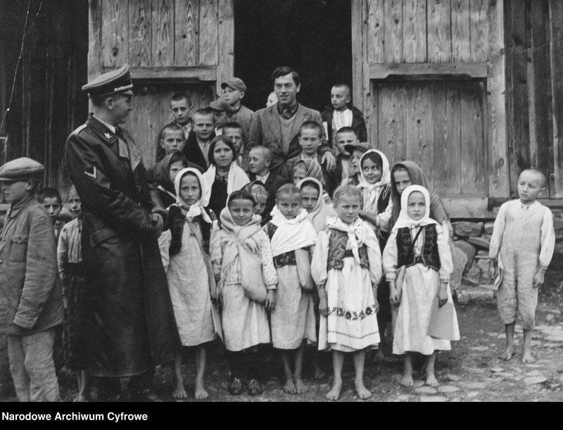 Obraz 1 z jednostki "Wizyta Otto von Wachtera w ukraińskiej szkole w okolicach Baligrodu"