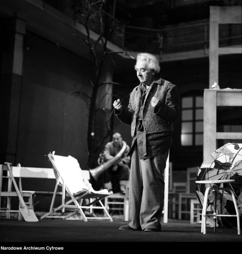 image.from.unit.number "Warszawa. Teatr Nowy - sztuka "Senat szaleńców""