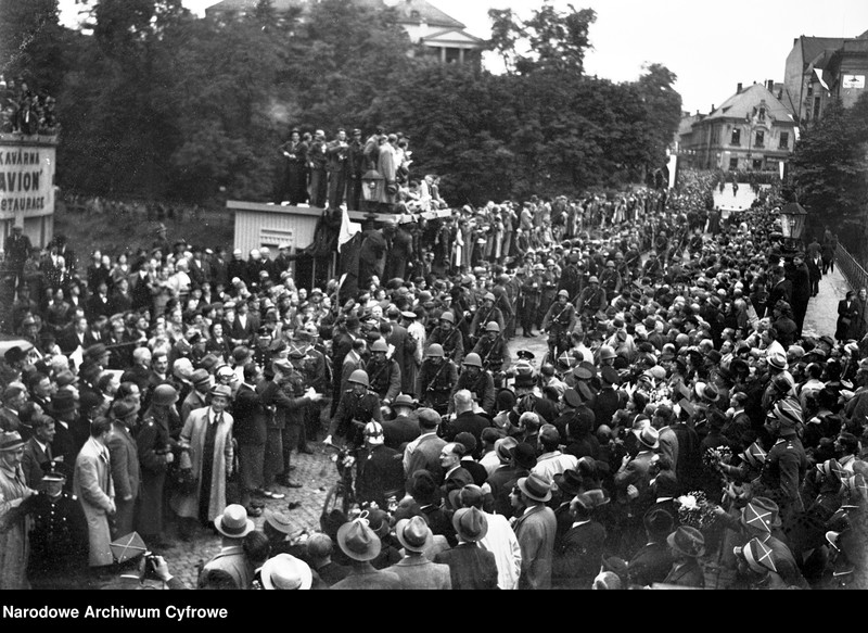 image.from.unit.number "Zajęcie Zaolzia - wkroczenie wojsk polskich do Czeskiego Cieszyna"