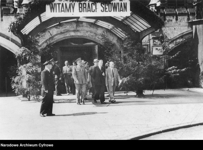 Obraz 16 z jednostki "Uczestnicy Zjazdu Komitetów Słowiańskich podczas wizyty we Wrocławiu"