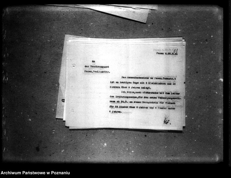Obraz 15 z jednostki "Schriftwechsel mit dem Ernährungsamt [Korespondencja w sprawie przydziałów żywności, stany dzienne, listy personalne]."