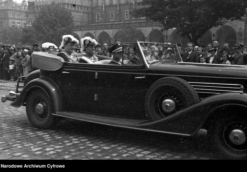 image.from.unit.number "Wizyta ambasadora Włoch w Polsce Pietro Arone di Valentino w Krakowie połączona ze złożeniem listów uwierzytelniających prezydentowi RP Ignacemu Mościckiemu"