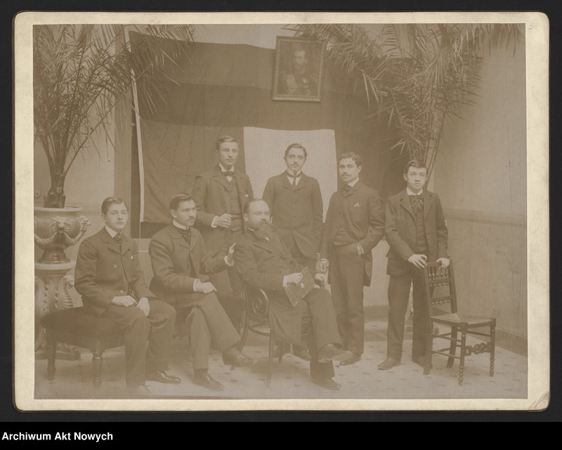 image.from.unit.number "Fotografie grupowe z udziałem I. J. Paderewskiego. Fotografie uroczystości i obchodów przesłane I. J. Paderewskiemu"