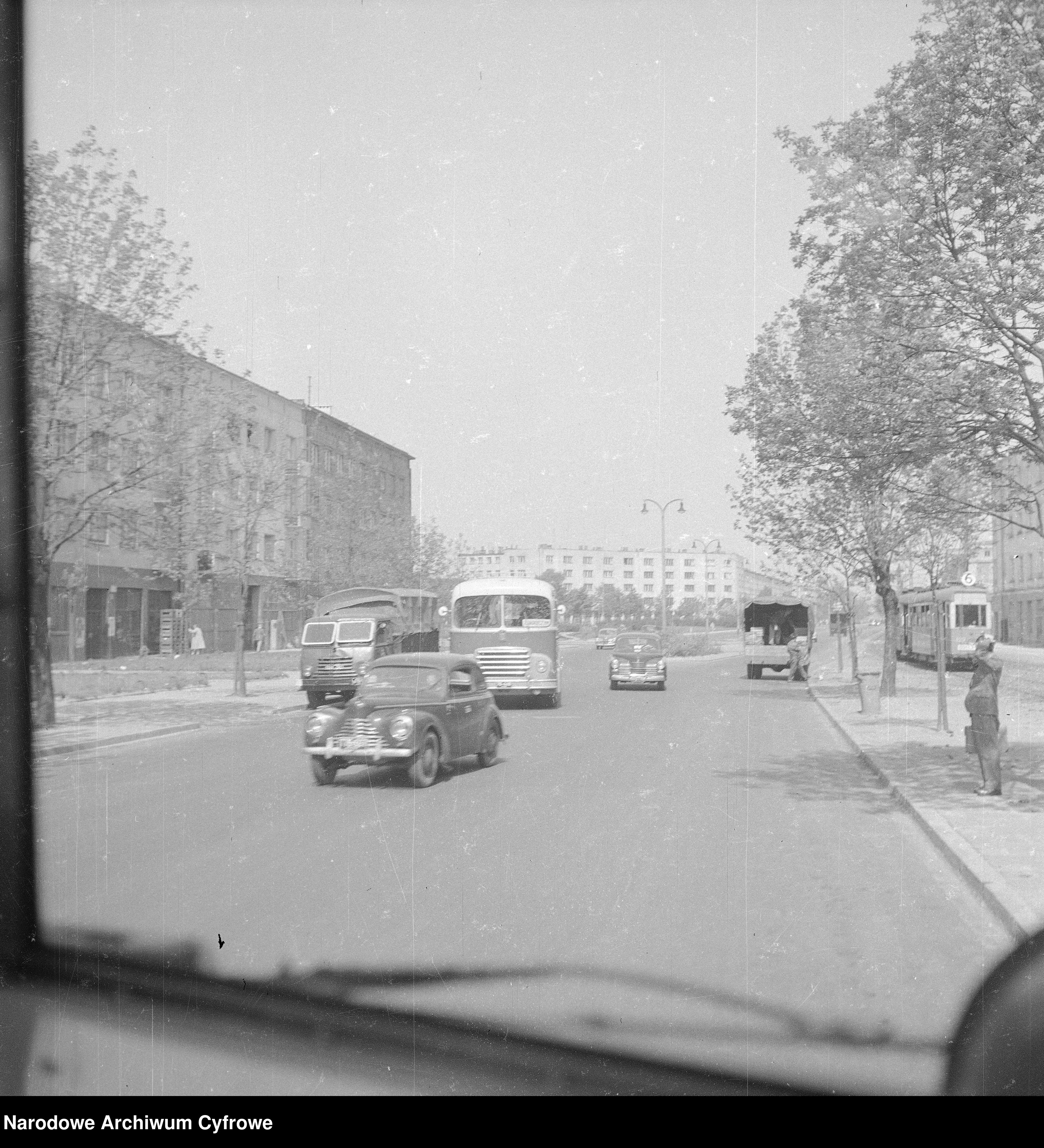 Skan z jednostki: Fotoreportaż z trasy autobusu linii 132 w Warszawie