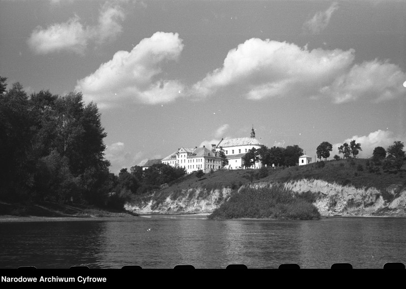 image.from.unit.number "Krajobraz Drohiczyna i okolic. Rodzina Tuszko"