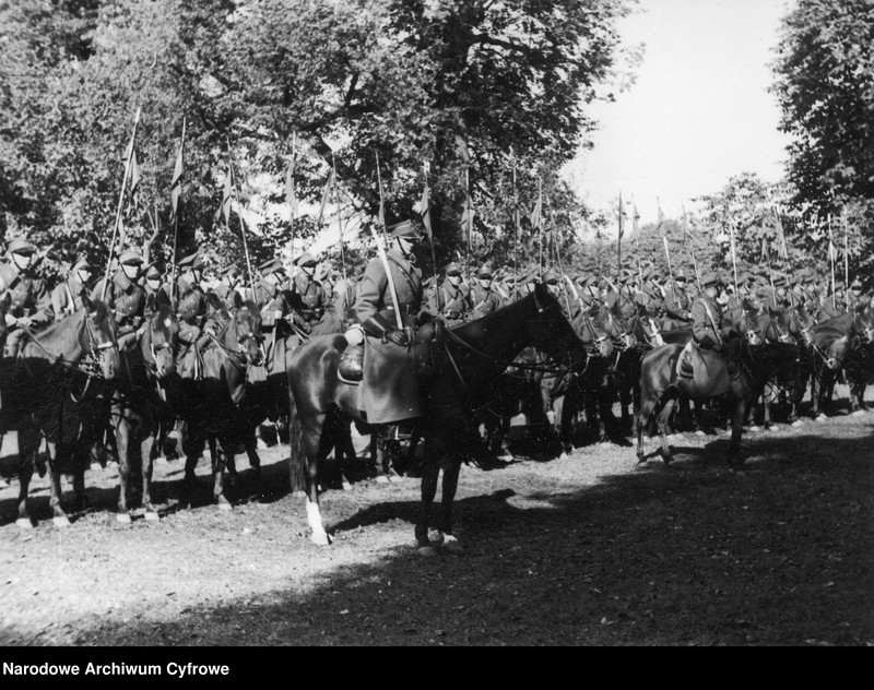 image.from.unit.number "Przeniesienie trumny z prochami hetmana Stefana Czarnieckiego do sarkofagu w Czarncy"