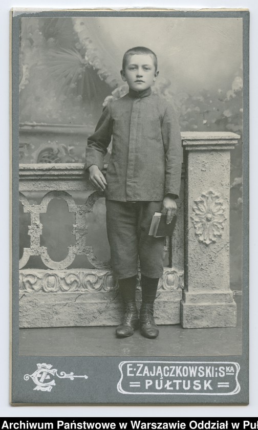 Obraz 29 z kolekcji "Chłopcy w niebieskich mundurkach... - uczniowie pułtuskiego Gimnazjum z okresu I wojny światowej"
