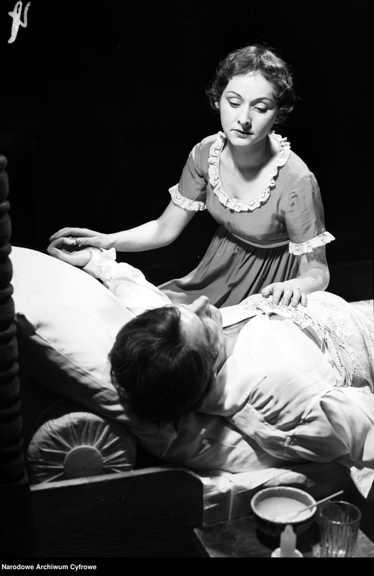 image.from.unit.number "Warszawa. Teatr Powszechny - sztuka "Wojna i pokój""