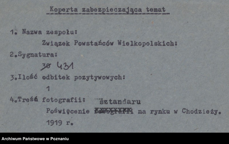 Obraz 4 z jednostki "Poświęcenie sztandaru na rynku w Chodzieży. Moment poświęcenia."