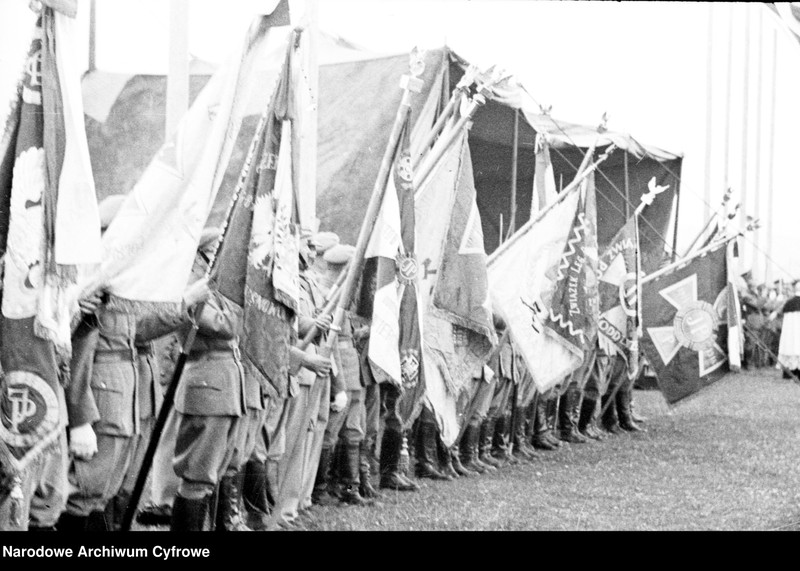 image.from.unit.number "XIV Zjazd Legionistów w Krakowie"