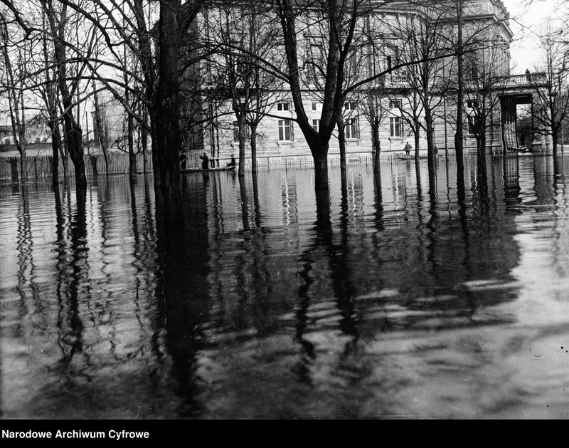 image.from.unit.number "Powódź w Wilnie"