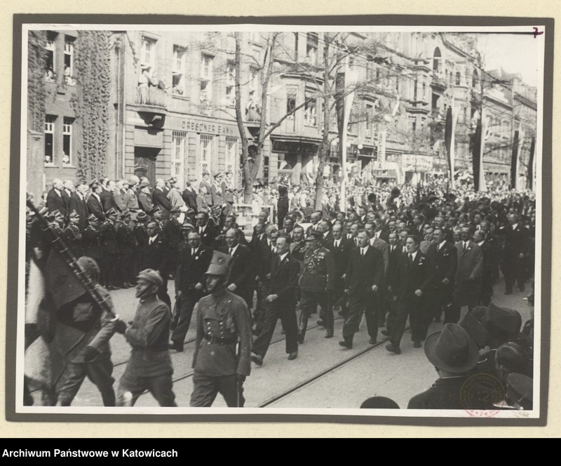 Obraz 10 z jednostki "[Album fotograficzny uroczystości 15 rocznicy III powstania śląskiego]"
