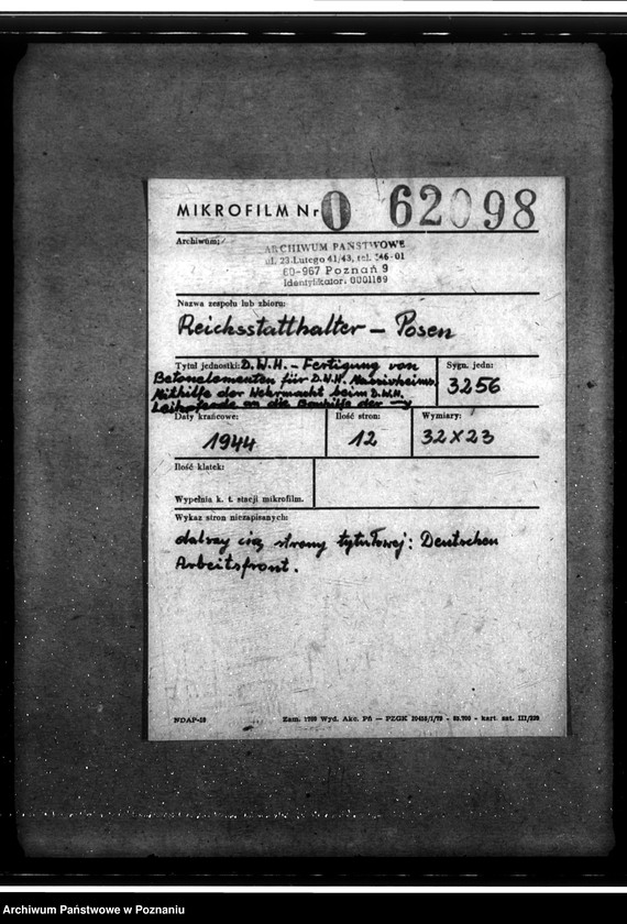 Obraz 2 z jednostki "D. W. H. - Fertigung von Betonelementen für DWH. Massivheme. Mithilfe der Wehrmacht beim DHW. Leihpferde an die Bauhilfe der Deutschen Arbeitsfront"