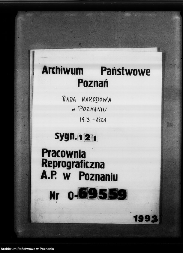 image.from.unit.number "Wycinki prasowe dotyczące Polski o różnej treści"