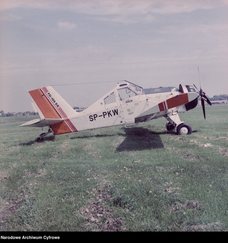 image.from.unit.number "Pierwszy egzemplarz samolotu PZL-106 BS Kruk (SP-PKW)"