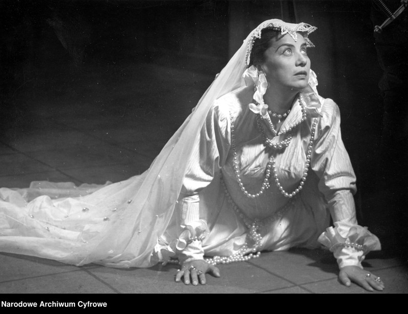 image.from.unit.number "Warszawa. Teatr Narodowy - sztuka "Maria Stuart""