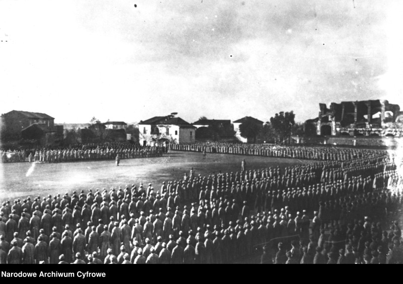 image.from.unit.number "Przegląd pułków im. gen. J. H. Dąbrowskiego i T. Kościuszki"