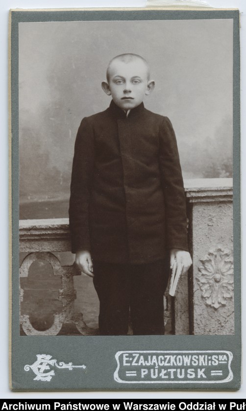 Obraz 47 z kolekcji "Chłopcy w niebieskich mundurkach... - uczniowie pułtuskiego Gimnazjum z okresu I wojny światowej"