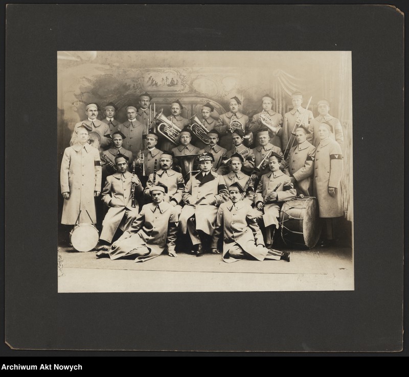 image.from.unit.number "Fotografie grupowe z udziałem I. J. Paderewskiego. Fotografie uroczystości i obchodów przesłane I. J. Paderewskiemu"