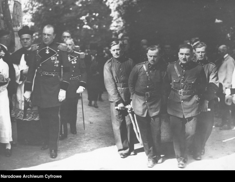 image.from.unit.number "Pogrzeb hrabiego Bogdana Hutten-Czapskiego w Smogulcu"