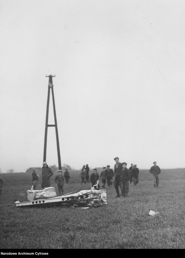 Obraz 7 z jednostki "Katastrofa samolotu pasażerskiego Lockheed L-10 Electra (SP-AYD) pod Piasecznem"