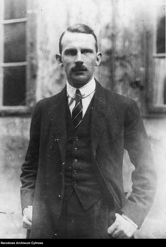 image.from.unit.number "Gerhard Graf von Kanitz"