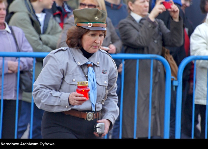 image.from.unit.number "Szósty dzień żałoby narodowej w Warszawie po katastrofie lotniczej w Smoleńsku"