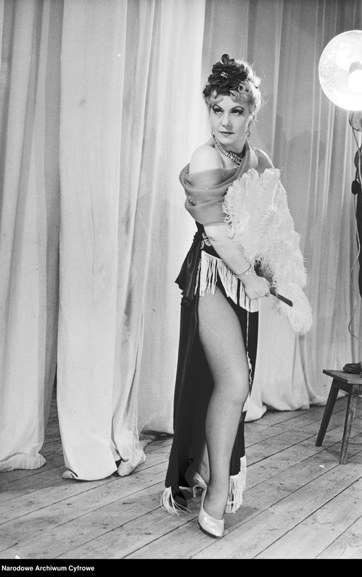 Obraz 14 z jednostki "Warszawa. Teatr Syrena - sztuka "Jim strzela pierwszy""