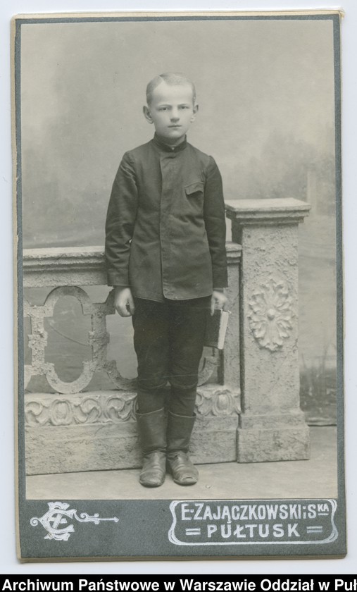 Obraz 37 z kolekcji "Chłopcy w niebieskich mundurkach... - uczniowie pułtuskiego Gimnazjum z okresu I wojny światowej"