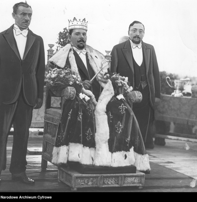 Obraz 10 z jednostki "Wybory i koronacja króla polskich Cyganów na Stadionie Wojska Polskiego w Warszawie"