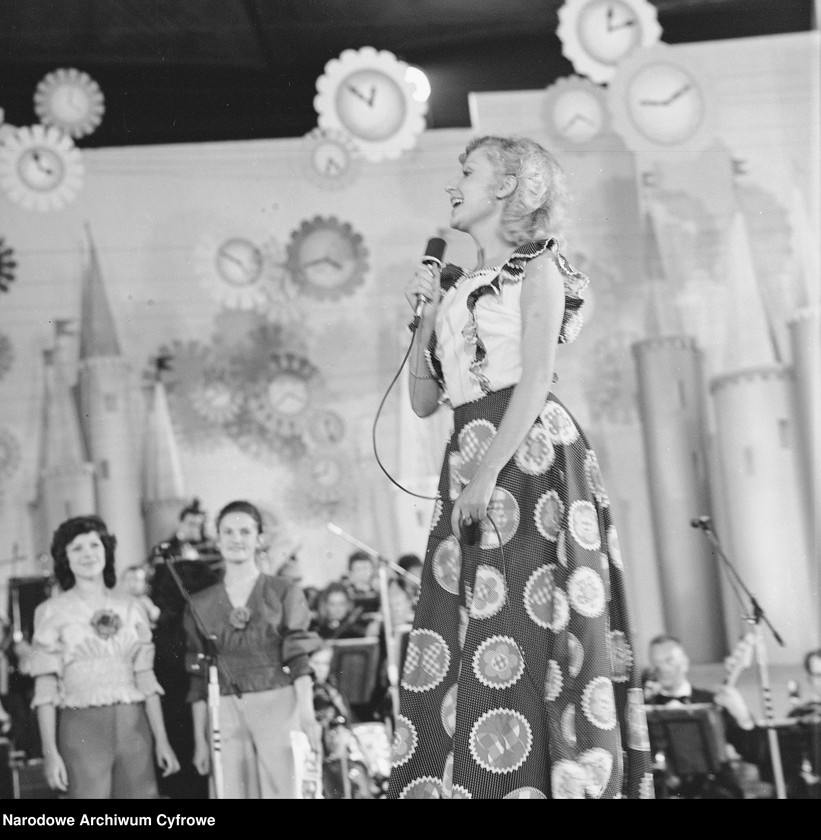 image.from.unit.number "XII Krajowy Festiwal Piosenki Polskiej w Opolu"