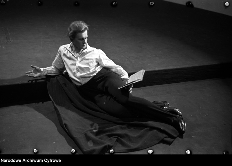 image.from.unit.number "Warszawa. Teatr Narodowy - sztuka "Kordian""