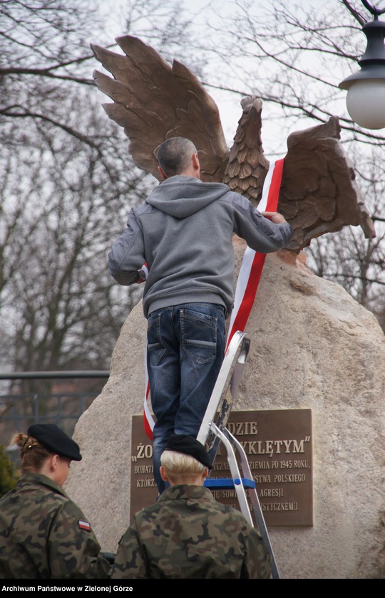 Obraz 2 z jednostki "Odsłonięcia pomnika "Żołnierzy Wyklętych" w Zielonej Górze"