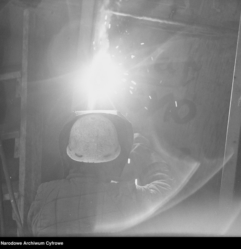 image.from.unit.number "Stocznia Szczecińska im. Adolfa Warskiego"