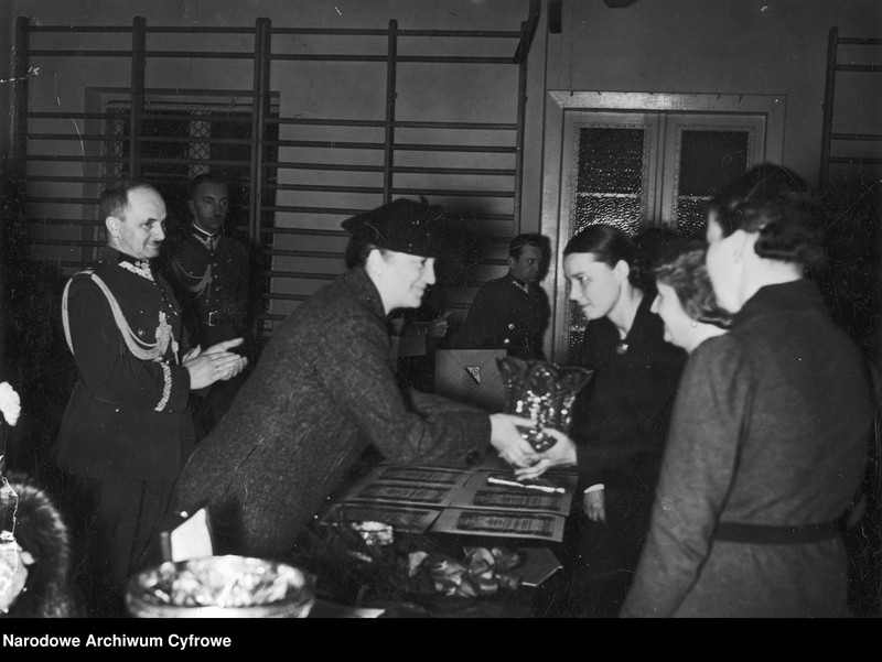 Obraz 6 z jednostki "Centralne Zawody Strzeleckie Kobiet w Warszawie"