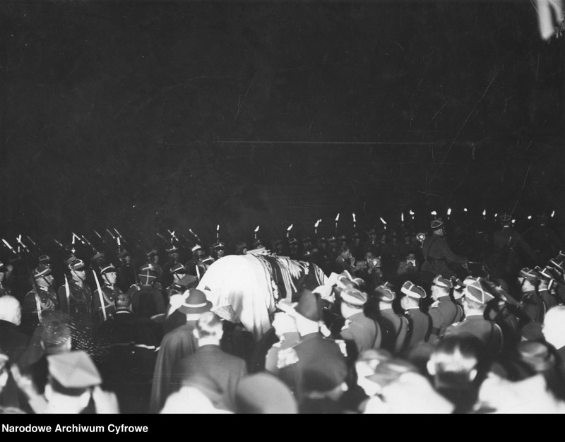 image.from.unit.number "Uroczystości pogrzebowe marszałka Polski Józefa Piłsudskiego w Warszawie"