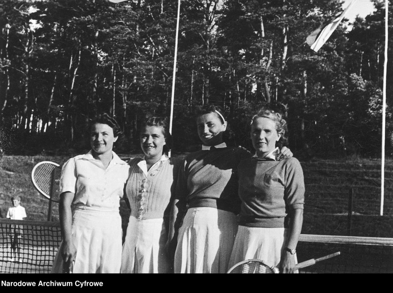 image.from.unit.number "Międzynarodowe Mistrzostwa Polski w Tenisie Ziemnym na terenie parku tenisowego klubu sportowego Gdynia w Gdyni"