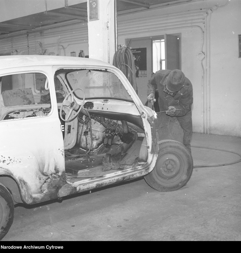 Obraz 11 z jednostki "Stacje obsługi Stołecznego Przedsiębiorstwa Usług Motoryzacyjnych w Warszawie"