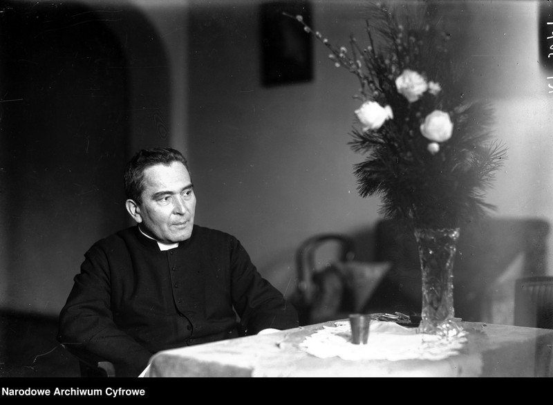 image.from.unit.number "Stanisław Rospond"